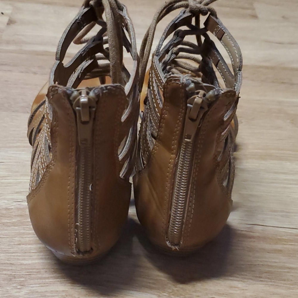 Sandals - Picture 3 of 4